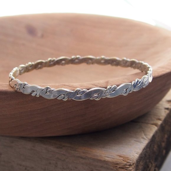 Vintage Jewelry - Southwestern Style Vintage Bangle Bracelet